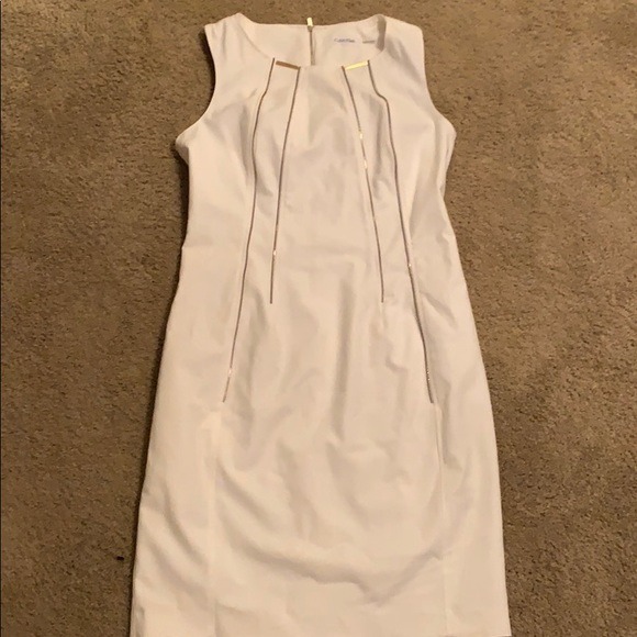 White dress - Picture 1 of 3